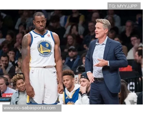 科尔与老将沟通休息时间调配强调合理安排以保护球员健康