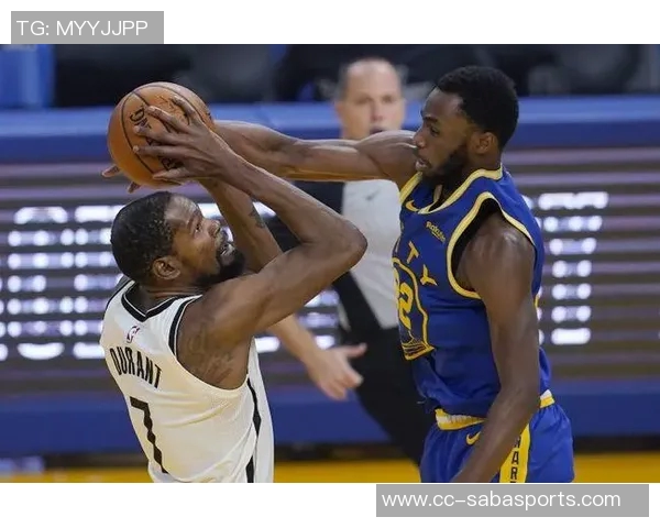 狄龙两节半遭遇6犯离场全场表现平平仅得12分2板1助1断 狄龙两节半遭遇6犯离场全场表现平平仅得12分2板1助1断