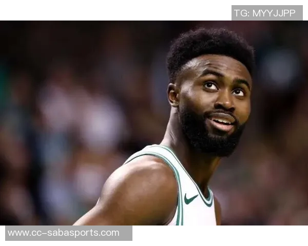 莱昂纳德分享签名鞋设计灵感源于女儿对网球的热爱与影响